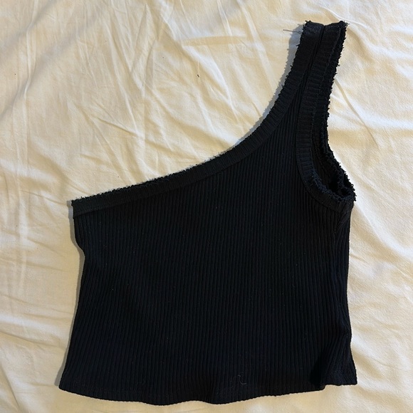 Off the shoulder black tank - Picture 1 of 2